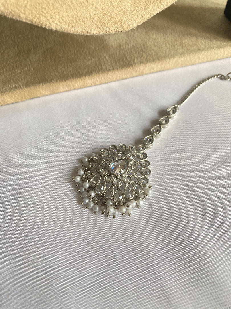 Tikka Closeup - Silver with White Beads and Clear Stone - Zaima Choker Set