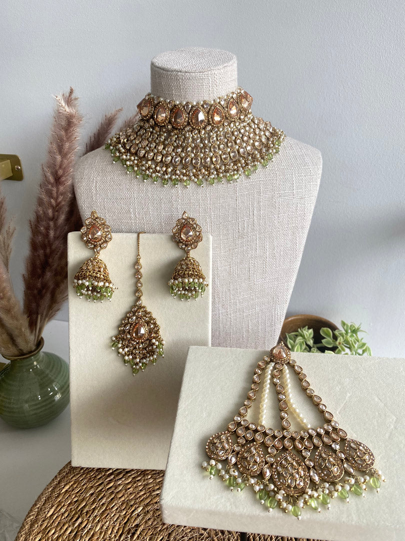 Priti Choker Set
